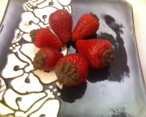 Another way to add health to chocolate: dark chocolate mousse stuffed strawberries. Photo by L. Nicoles 2011